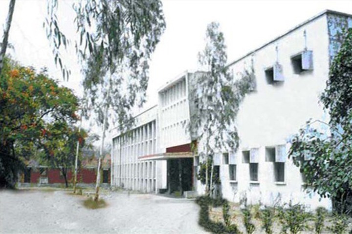 https://cache.careers360.mobi/media/colleges/social-media/media-gallery/22617/2019/1/1/Campus View of Government Girls Post Graduate College Rewa_Campus-View.jpg